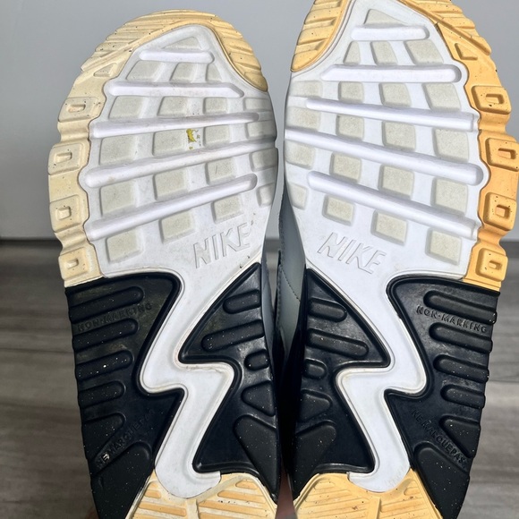 Nike Air Max 90 Shoes Sneakers Kids Youth 1Y Classic Casual Running - Picture 5 of 6